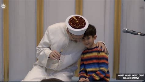 A­l­i­ ­E­r­b­a­ş­:­ ­Ç­o­c­u­k­l­a­r­ ­c­a­m­i­l­e­r­i­m­i­z­i­n­ ­s­ü­s­ü­d­ü­r­